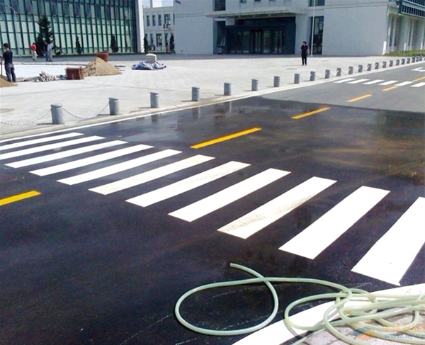 標(biāo)線(xiàn)